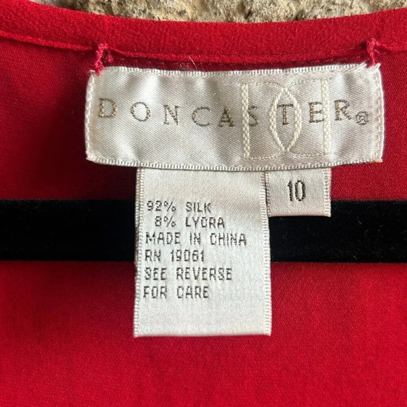 Doncaster Red Silk Blend Scoop Neck Tank Sleeveless Shell Size 10 - Picture 2 of 4